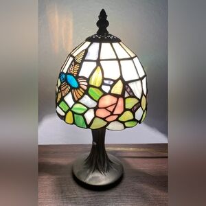 Tiffany style hummingbird lamp